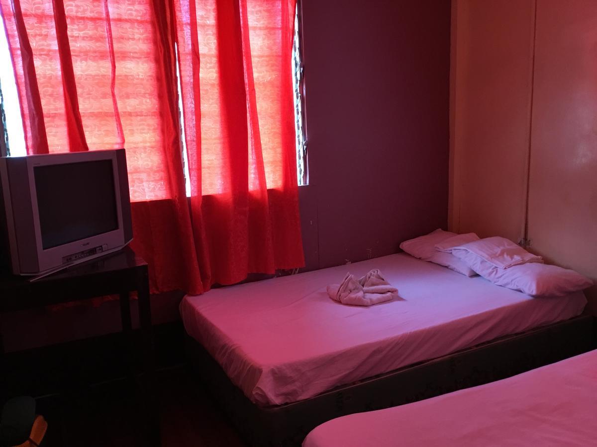 Luzon Inn Виган Экстерьер фото