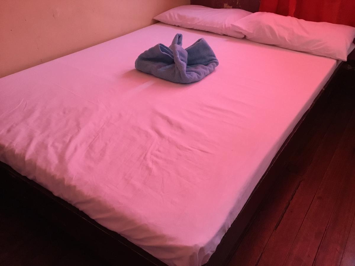 Luzon Inn Виган Экстерьер фото